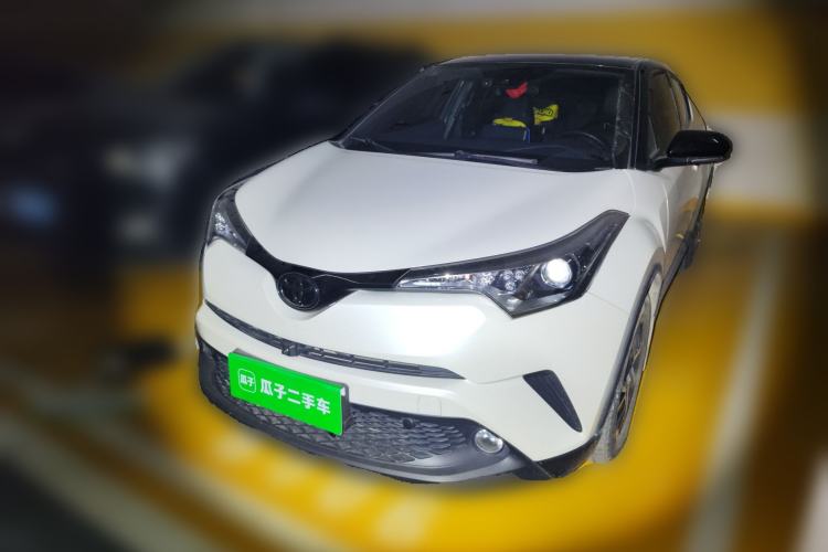 Used Toyota C-HR 2018 2.0L Leading with Sunroof China VI Standard

