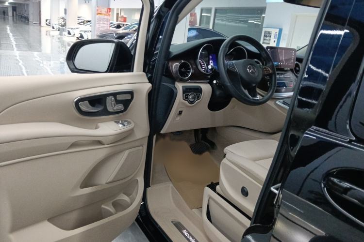 Used Mercedes-Benz V-Class 2022 V 260 Avantgarde Edition