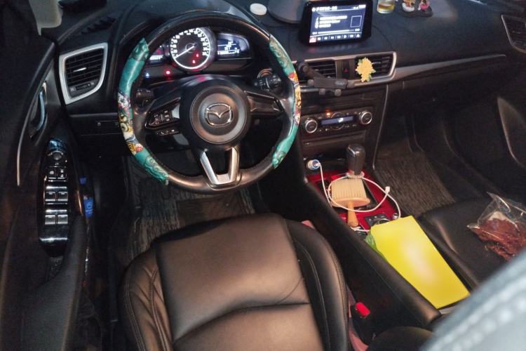 Used Mazda 3 Axela 2017 Hatchback 2.0L Automatic Luxury Model Emission Standard China V Center Console