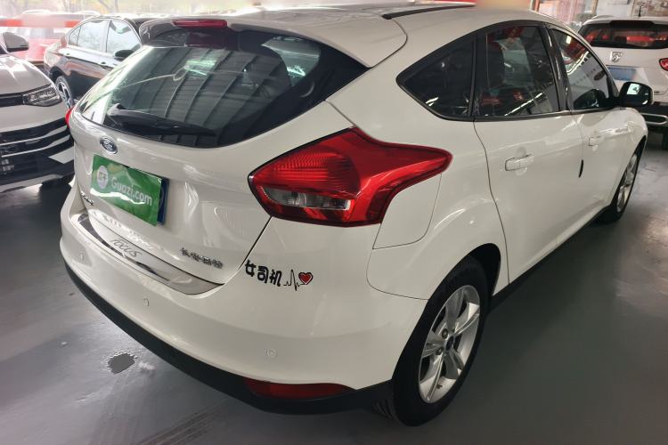 Used Ford Focus 2018 Hatchback Classic 1.6L Automatic Comfort Plus SmartDrive Edition Rear Right 45 Deg