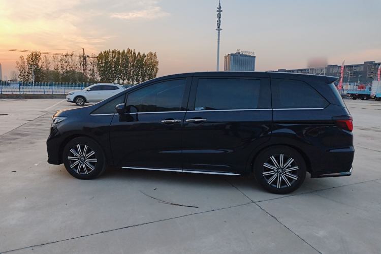 Used Honda Odyssey 2024 2.0L eHEV Sharp & Smart Edition