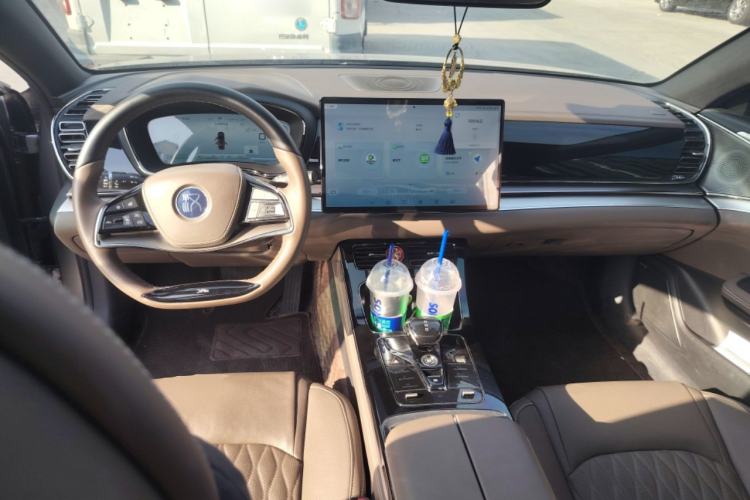 Used BYD Han 2022 DM-i 121KM Prestige Model