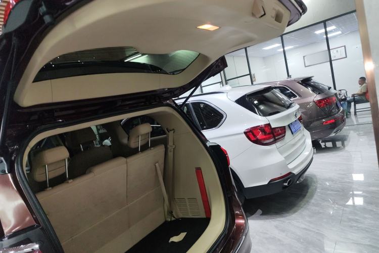 Used Buick GL8 2022 ES Landtrek 653T Luxury Edition