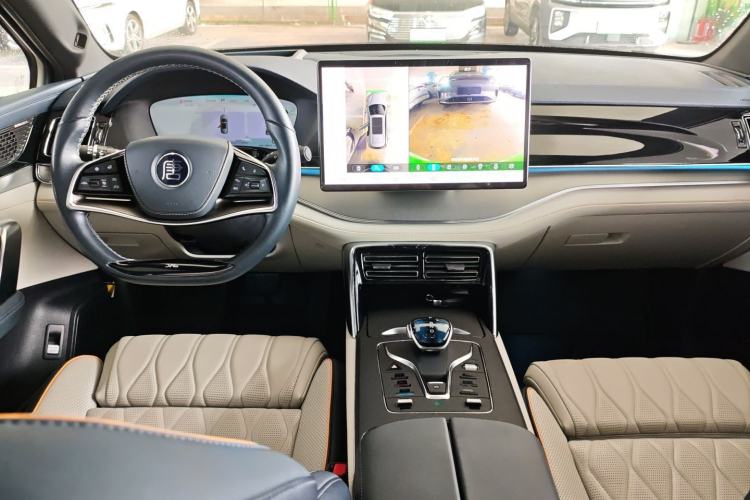 Used BYD Tang New Energy 2022 EV 730KM Luxury Model
