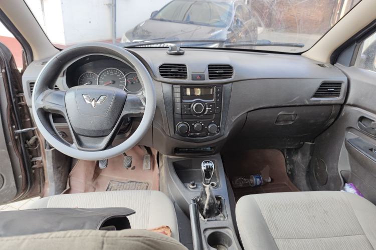 Used Wuling Hongguang 2015 1.2L S Base Model China V Standard