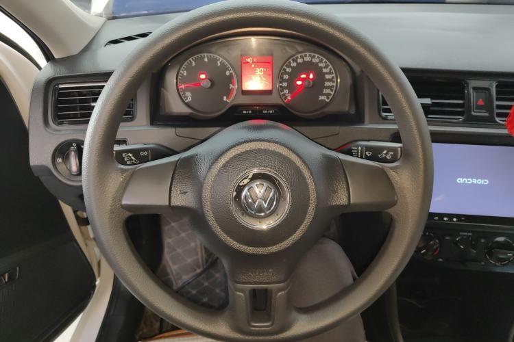 Used Volkswagen Santana 2015 1.6L Manual Fashion Edition
