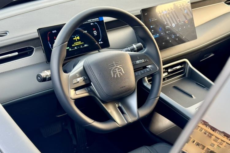 Used BYD Qin PLUS 2025 DM-i Smart Drive 55KM Leading Model
