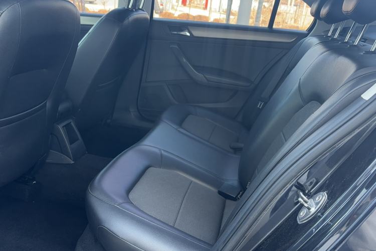 Used Volkswagen Santana 2013 1.6L Manual Comfort Edition
