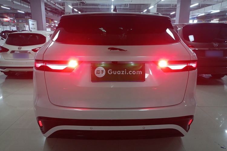 Used Jaguar F-PACE 2024 P250 R-Dynamic HSE Exterior 4