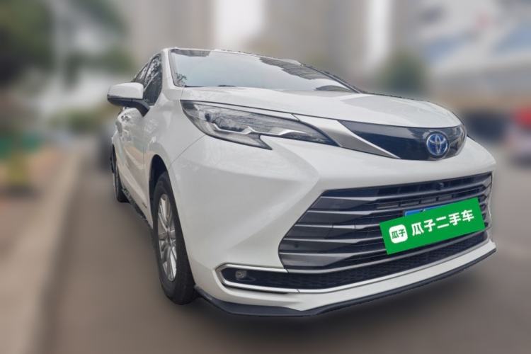Used Toyota Sienna 2021 2.5L Hybrid Luxury Edition
