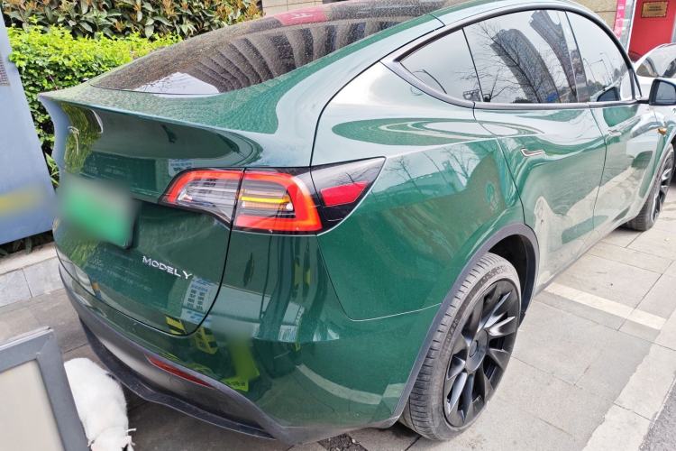 Used Tesla Model Y 2022 Long-Range All-Wheel-Drive Version
