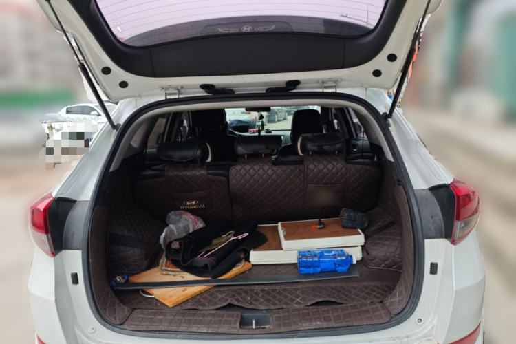 Used Hyundai Tucson 2015 1.6T Dual-Clutch Two-Wheel-Drive Smart Model Trunk