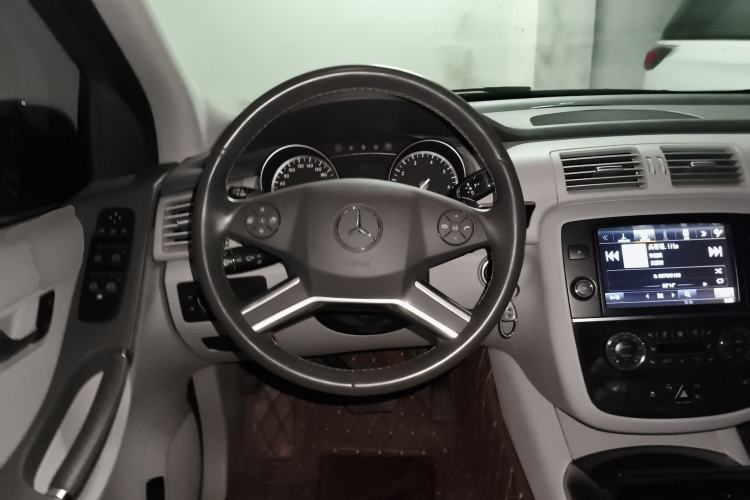 Used Mercedes-Benz R-Class 2017 R 320 4MATIC Business Edition Prestige Model