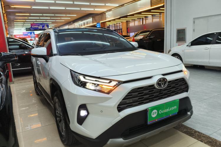 Used Toyota RAV4 2024 2.0L CVT Two-Wheel Drive Fashion Plus Edition Front Right 45 Deg