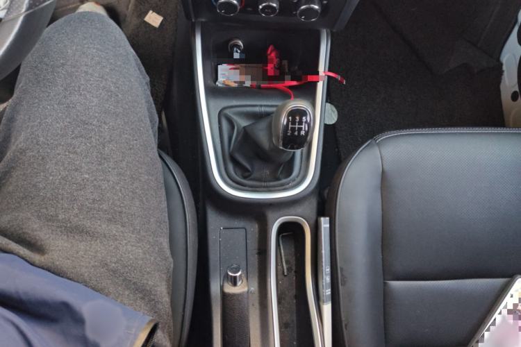 Used Jinbei Gold Hiace M Classic 2022 1.5L Travel Lion Passenger Van 6 Seats