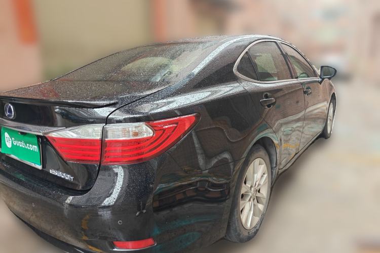 Used Lexus ES 2013 300h Elite Edition