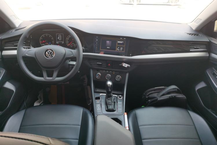 Used Volkswagen Bora 2021 1.5L Automatic Fashionable Smart Connectivity Version Center Console