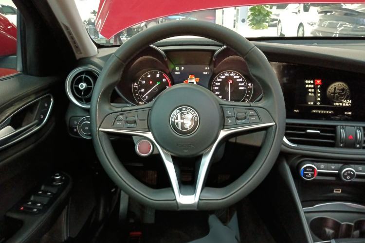 Used Alfa Romeo Giulia 2017 2.0T 200HP Luxury Edition