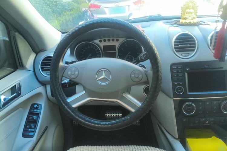 Used Mercedes-Benz M-Class 2010 ML 300 4MATIC