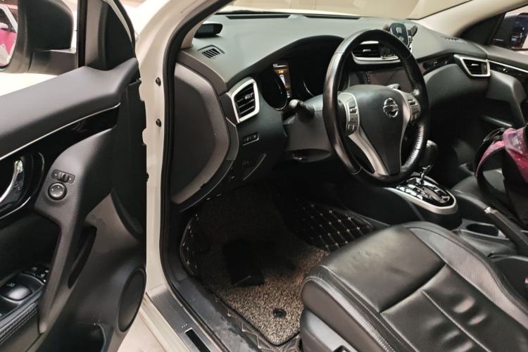 Used Nissan Qashqai 2016 2.0L CVT Deluxe Edition Driver Seat