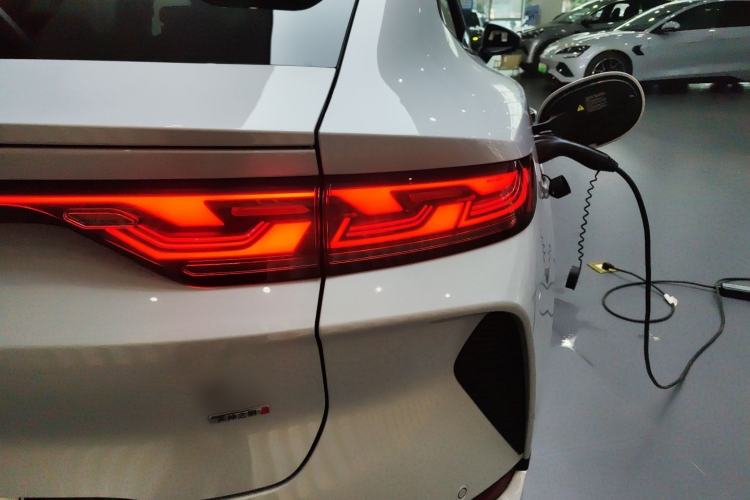 Used BYD Song L EV 2025 Intelligent Driving Version 662 km LiDAR Excellence Edition
