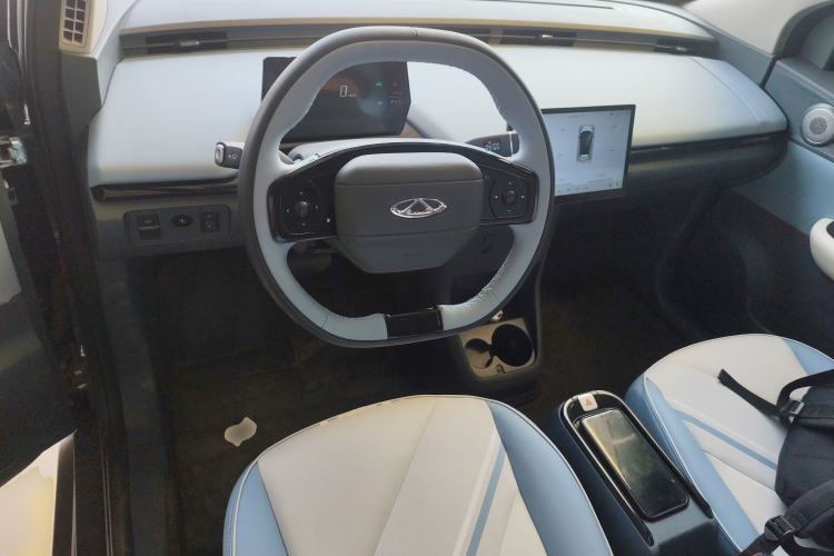 Used Chery QQ Little Ant 2024 Refreshed Version Youth Edition 321 km Beloved Edition 29.23 kWh Center Console