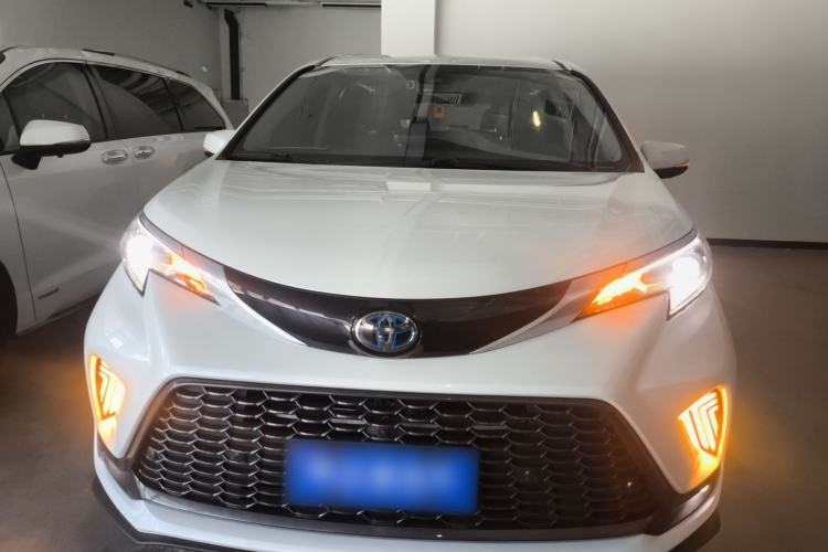 Used Toyota Granvia 2023 2.5L Hybrid Prestige PLUS Edition Front