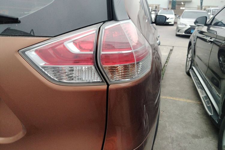 Used Nissan X-Trail 2014 2.5L CVT Luxury Edition 4WD
