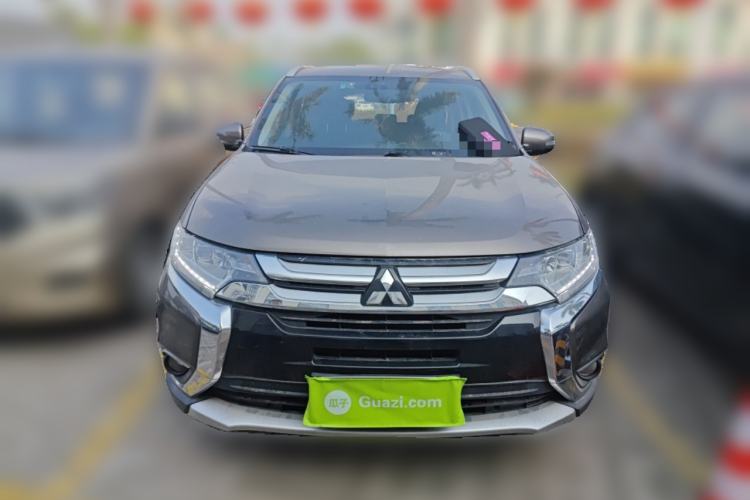 Used Mitsubishi Outlander 2018 2.4L 4x4 Luxury Edition 7-Seater
