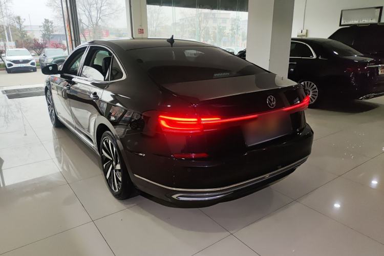 Used Volkswagen Passat 2023 380TSI Luxury Edition
