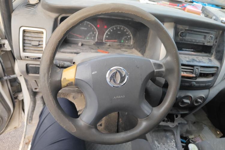 Used Dongfeng Shuaike 2011 1.6L Manual Comfort 7-Seater Steering Wheel