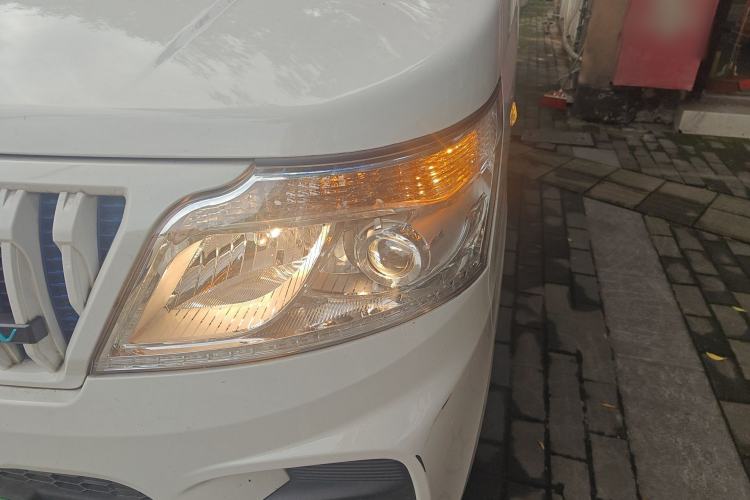 Used CHANGAN KAICHENG Ruixing EM60 2024 Comfort Model 6 Seats 41.86 kWh Liftback Doors Left Front Headlight