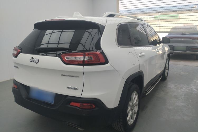 Used Jeep Cherokee 2016 2.4L Leading Edition Rear Right 45 Deg