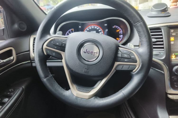 Used Jeep Grand Cherokee 2013 3.6L Luxury Navigation Edition