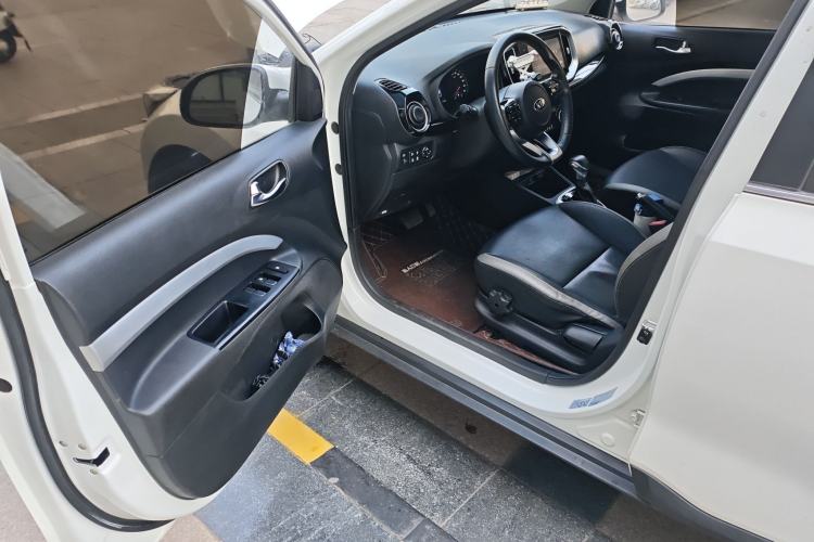 Used Kia kx1 Stonic 2019 1.4L Automatic Fun Edition China VI Driver Seat