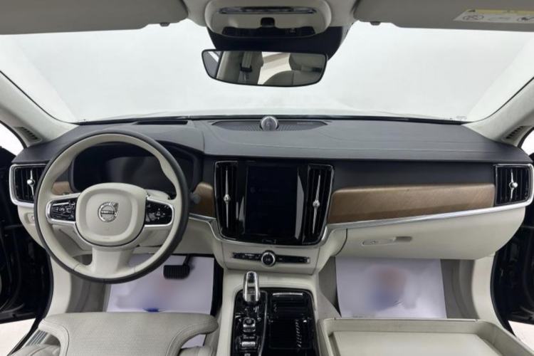Used Volvo S90 New Energy 2019 T8 E-Drive Hybrid Honor Edition 3 Seats China VI Standard