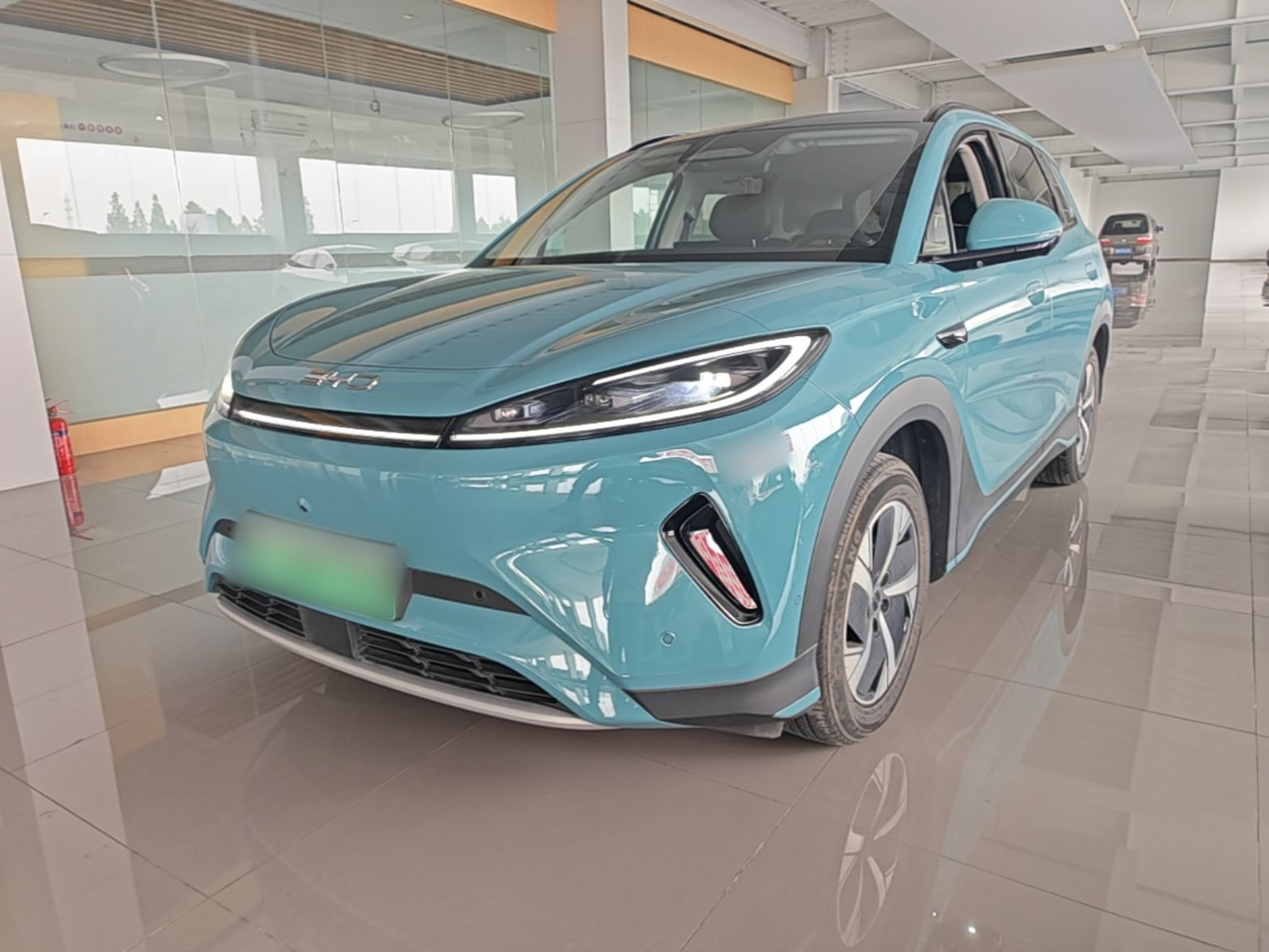 Unter der Vorderseite des Autos