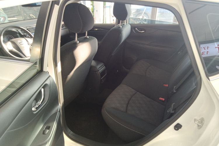 Used Nissan Tiida 2021 1.6L CVT Cool Edition
