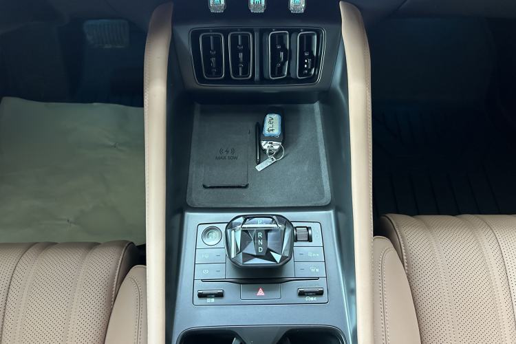 Used BYD Song L EV 2025 Intelligent Driving Version 662 km LiDAR Excellence Edition
