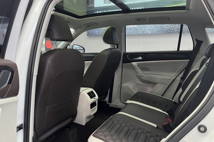 Used Volkswagen Tayron 2023 280TSI Two-Wheel-Drive Luxury Plus Advanced Version Interior 4