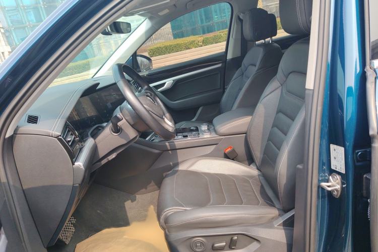 Used Volkswagen Touareg 2020 3.0 TSI Luxury Edition China VI Left Front Seat