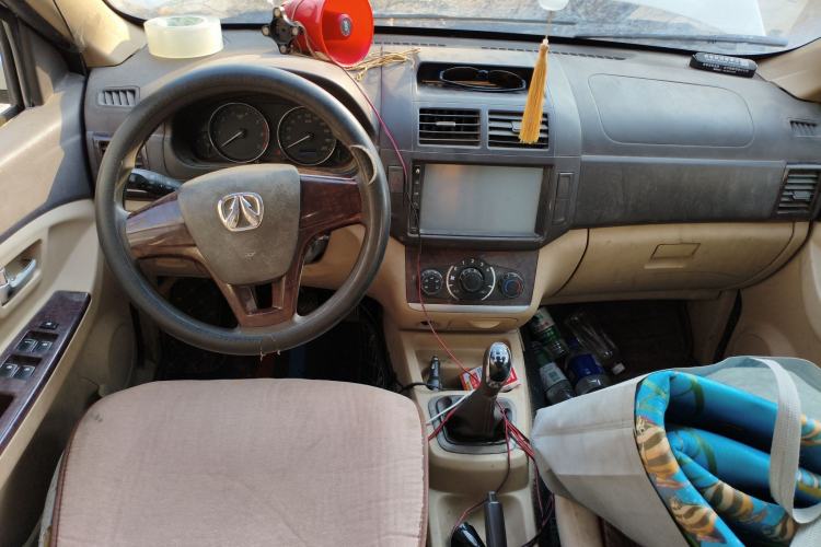 Used BAIC Weiwang M30 2015 1.5L Basic Version DAM15 Center Console