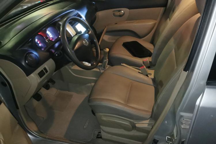 Used Nissan Livina 2013 1.6XE Manual Comfort Edition