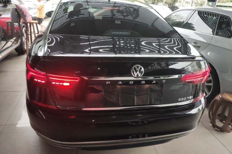 Used Volkswagen Passat 2019 330TSI Luxury Edition China VI Standard

