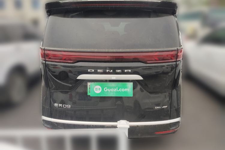 Used Denza D9 2024 DM-i 980 Four-Wheel Drive Prestige Model Rear