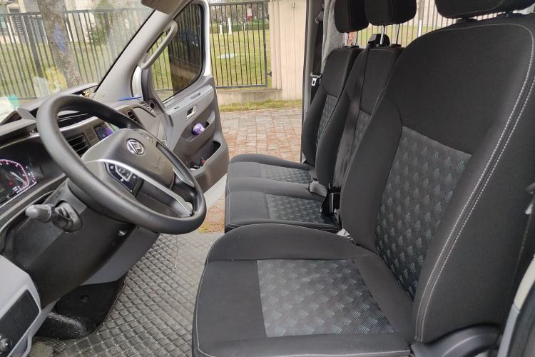 Used SAIC MAXUS Xintu V80 2024 Aotuntong 6MT Short-Wheelbase Mid-Roof Model 127 Ps 5-Seater