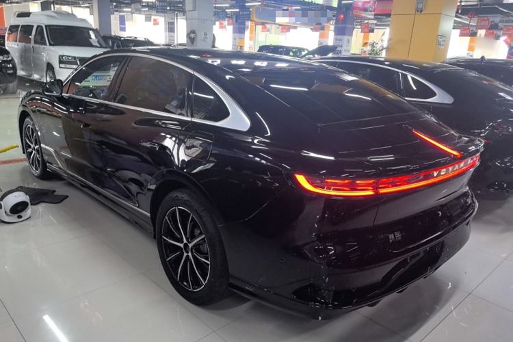 Used VOYAH PASSION 2024 PHEV Four-Wheel Drive Ultra-Long Range Executive Edition
