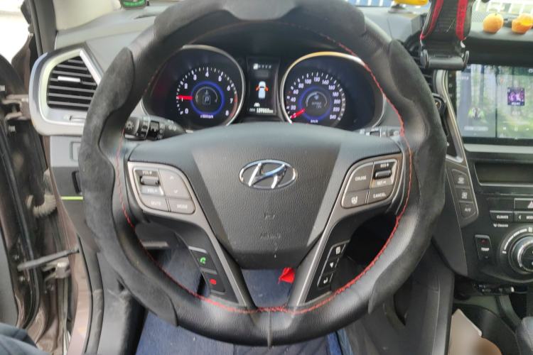 Used Hyundai Grand SantaFe 2013 3.0L 7-Seater 4x4 Flagship Edition
