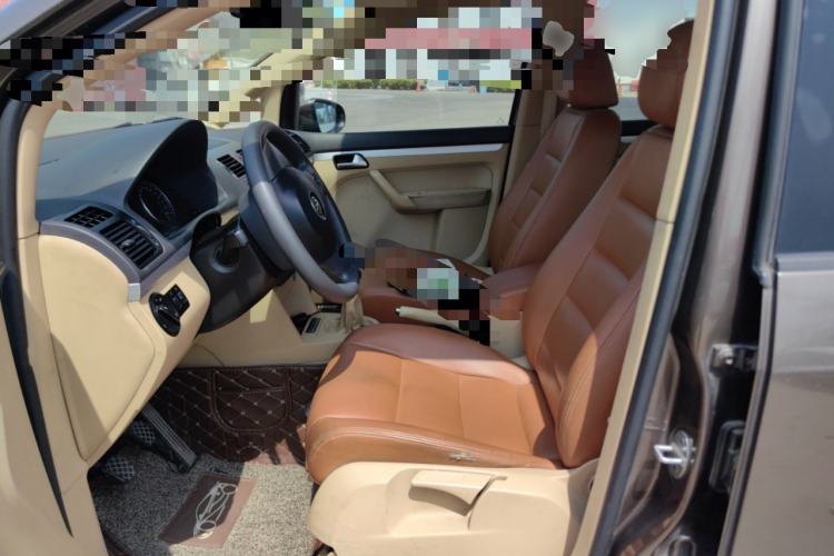 Used Volkswagen Touran 2011 1.4T Manual ZhiShang Edition 5-seater
