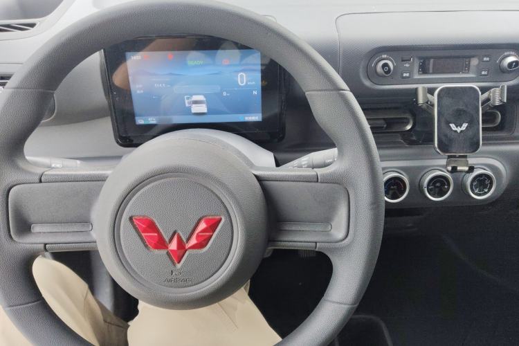 Used Wuling Zhiguang New Energy 2025 Model 305km Ambitious Edition
